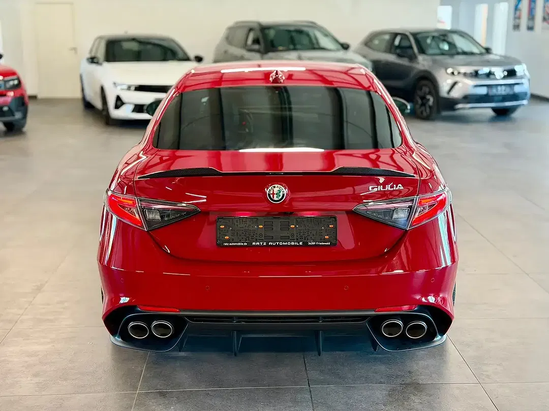 Alfa Romeo Giulia - Thumbnail 12