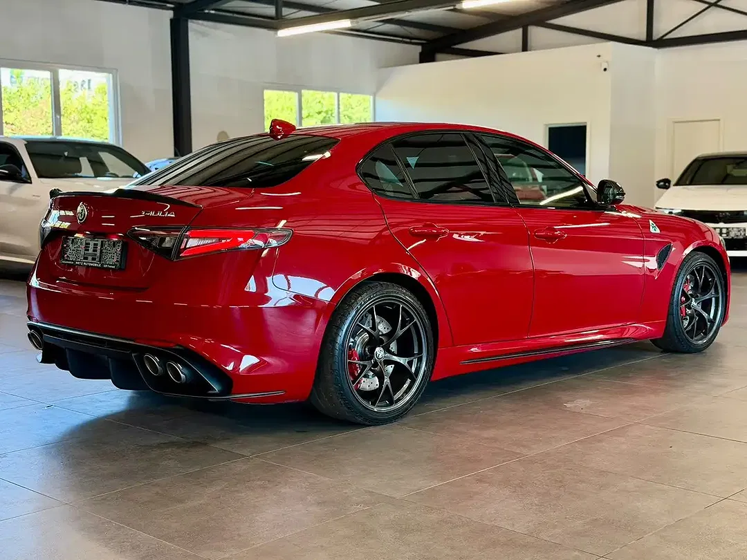 Alfa Romeo Giulia Quadrifoglio - foto 15
