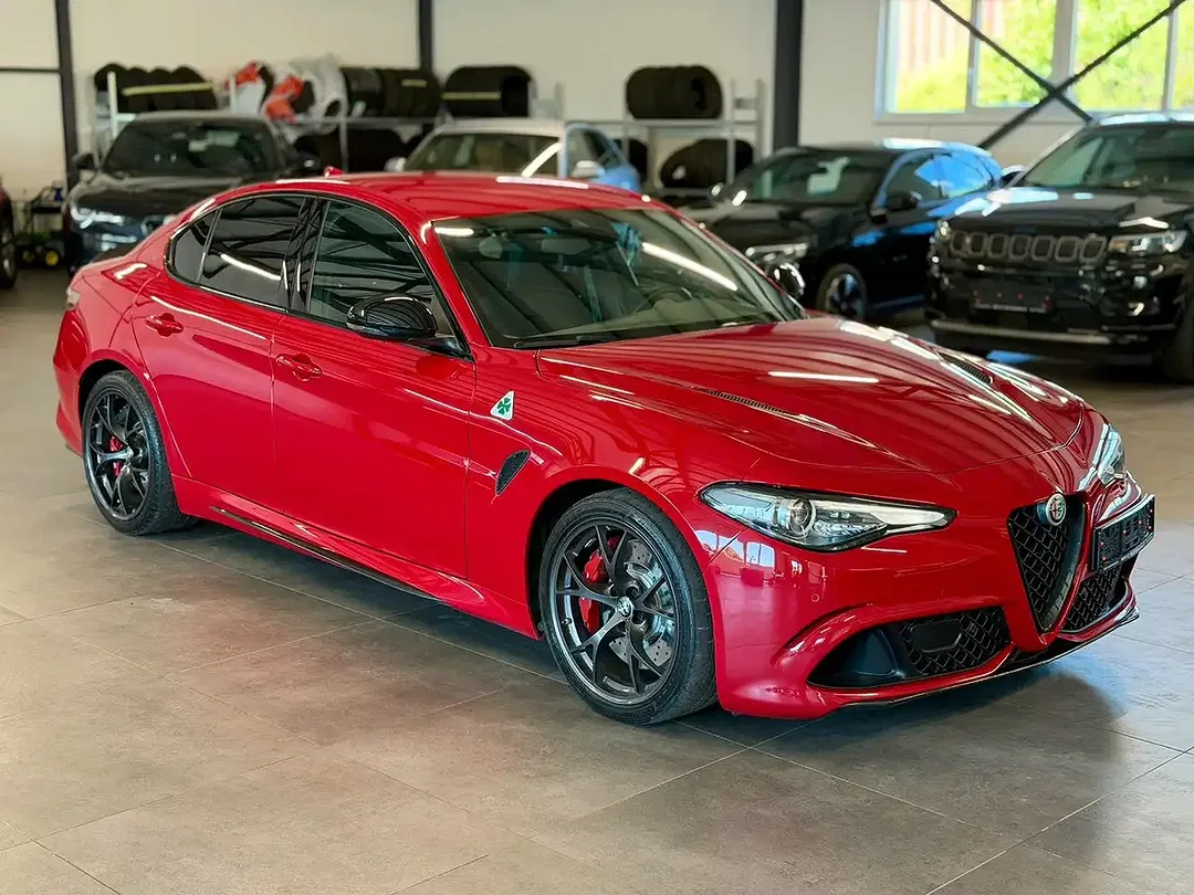 Alfa Romeo Giulia Quadrifoglio - foto 2