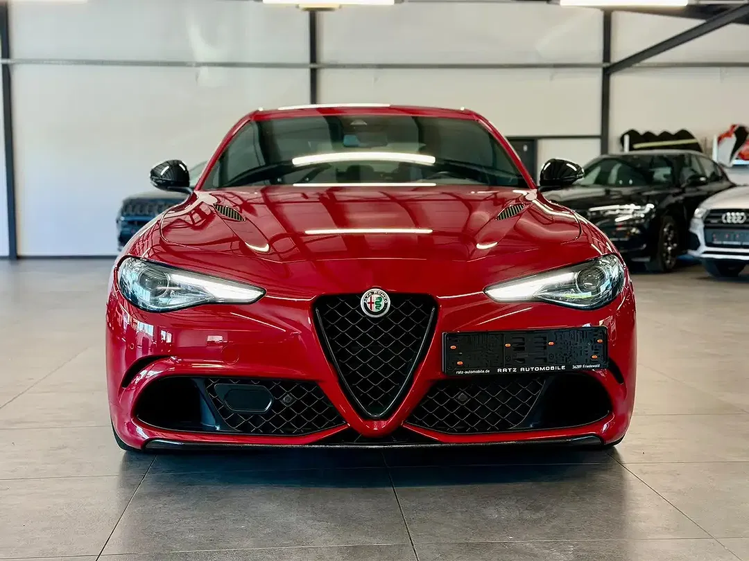 Alfa Romeo Giulia - Thumbnail 3