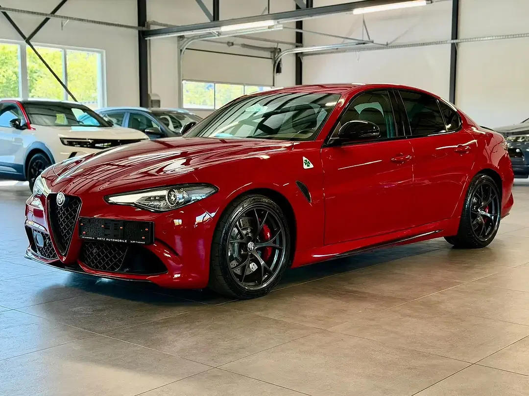 Alfa Romeo Giulia - Thumbnail 5