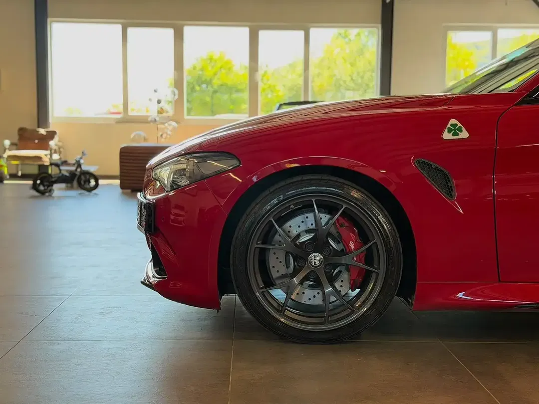 Alfa Romeo Giulia - Thumbnail 7