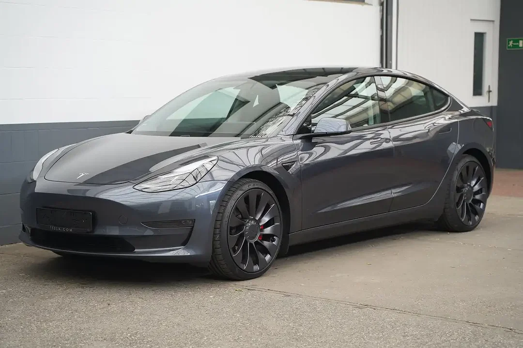 Tesla Model 3 - Afbeelding 1