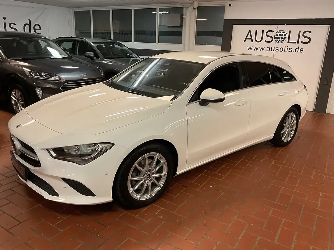 Mercedes-Benz CLA 180 - foto 1