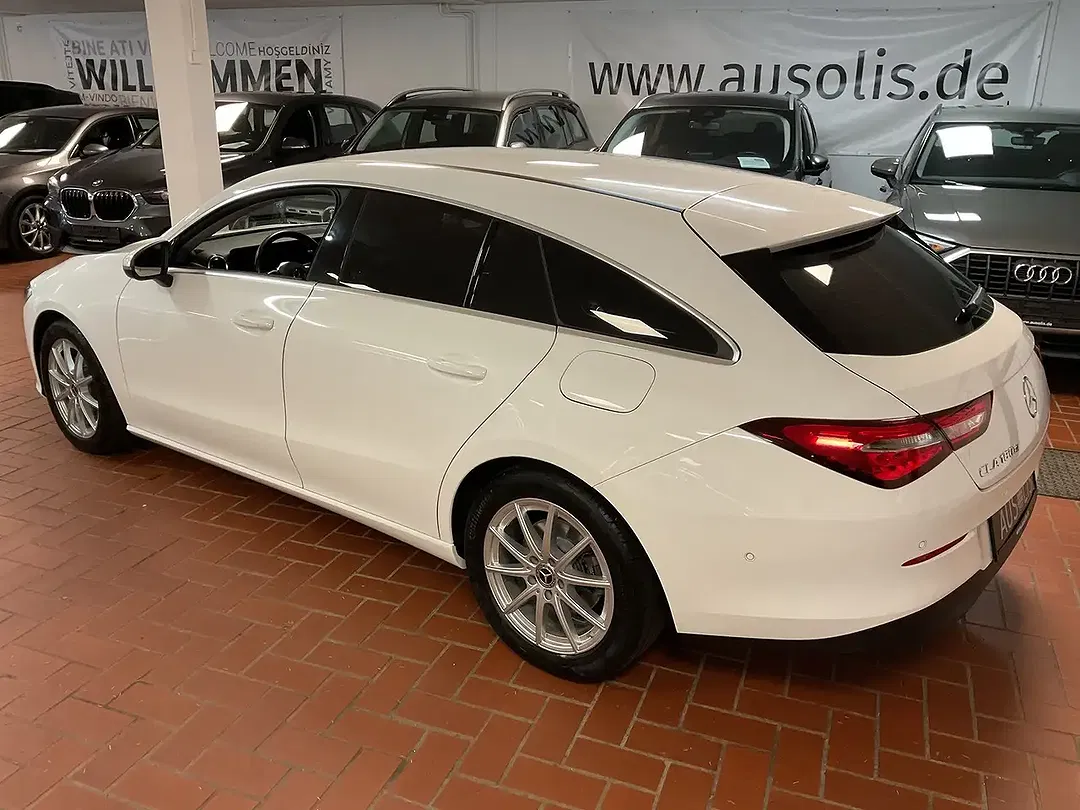 Mercedes-Benz CLA 180 - Thumbnail 3