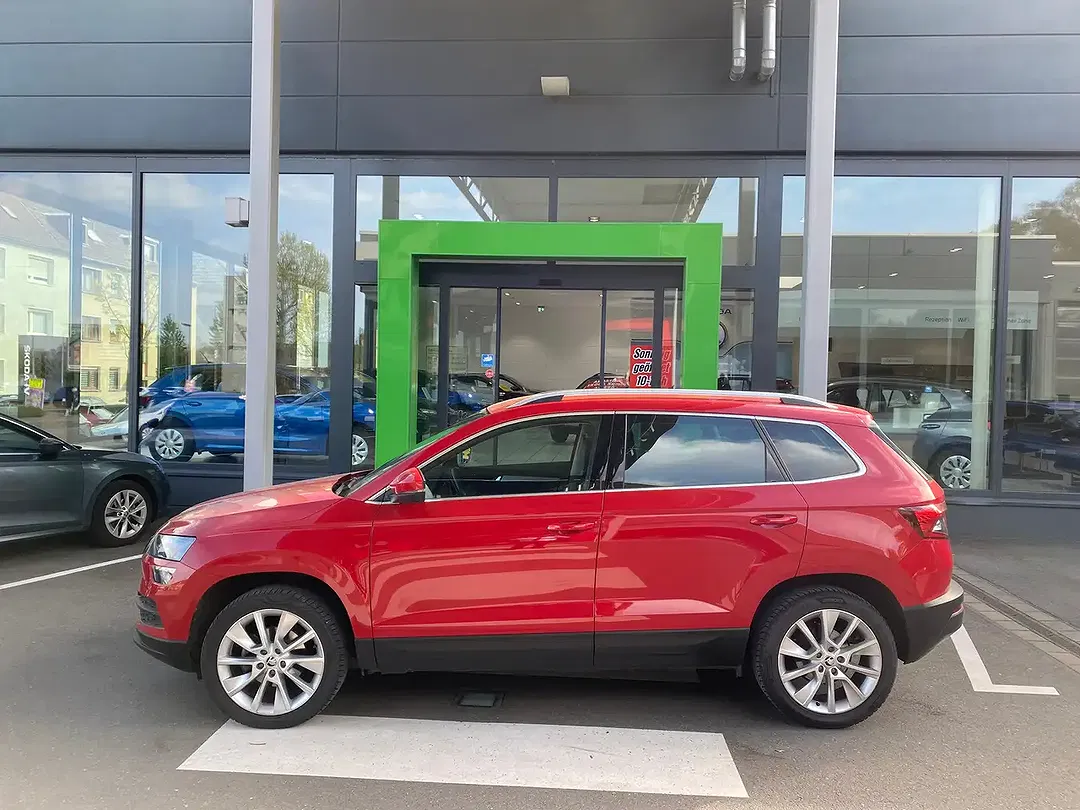 Skoda Karoq - Thumbnail 4