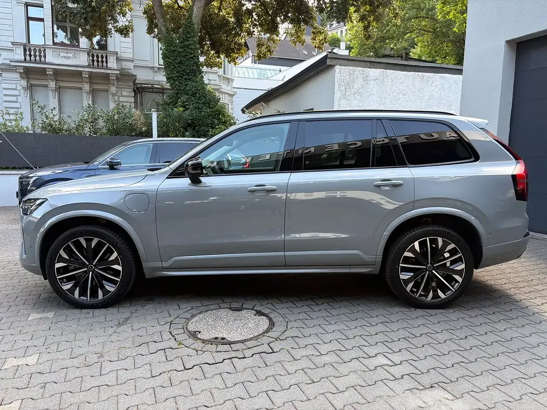 Volvo XC90 - Thumbnail 4