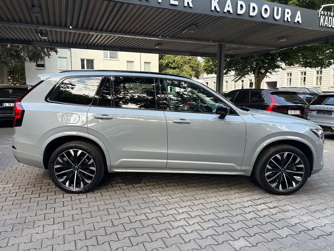 Volvo XC90 - Thumbnail 8