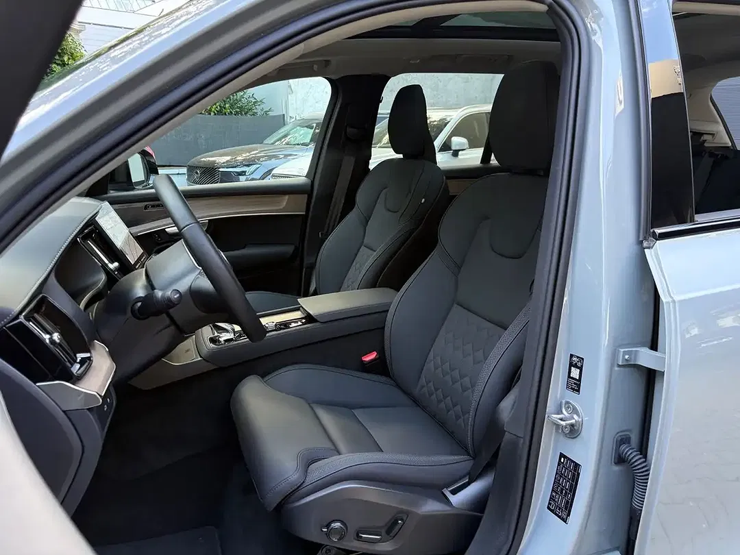 Volvo XC90 - Thumbnail 9