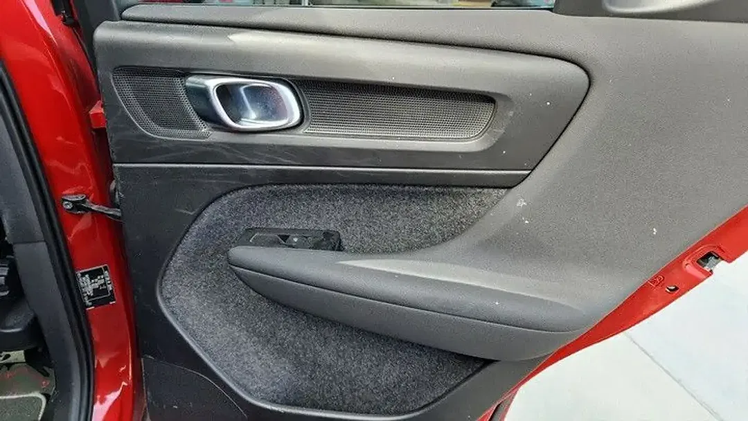 Volvo XC40 - Thumbnail 10