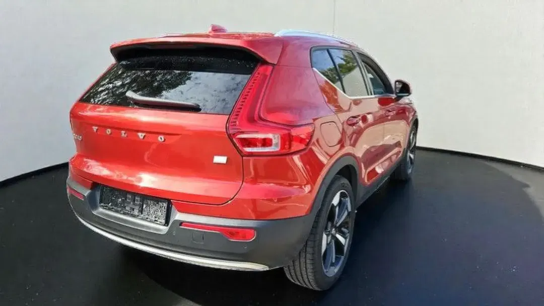 Volvo XC40 - Thumbnail 4