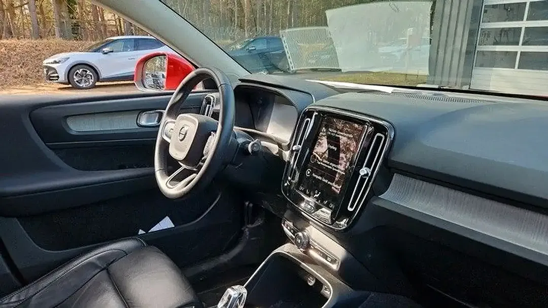Volvo XC40 - Thumbnail 5