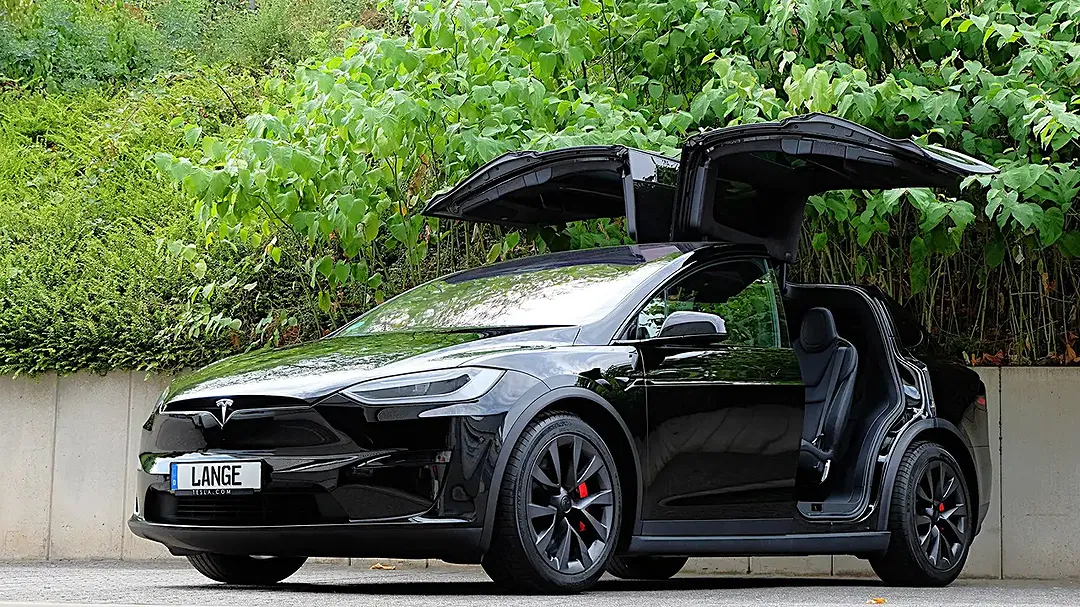 Tesla Model X Plaid - foto 1