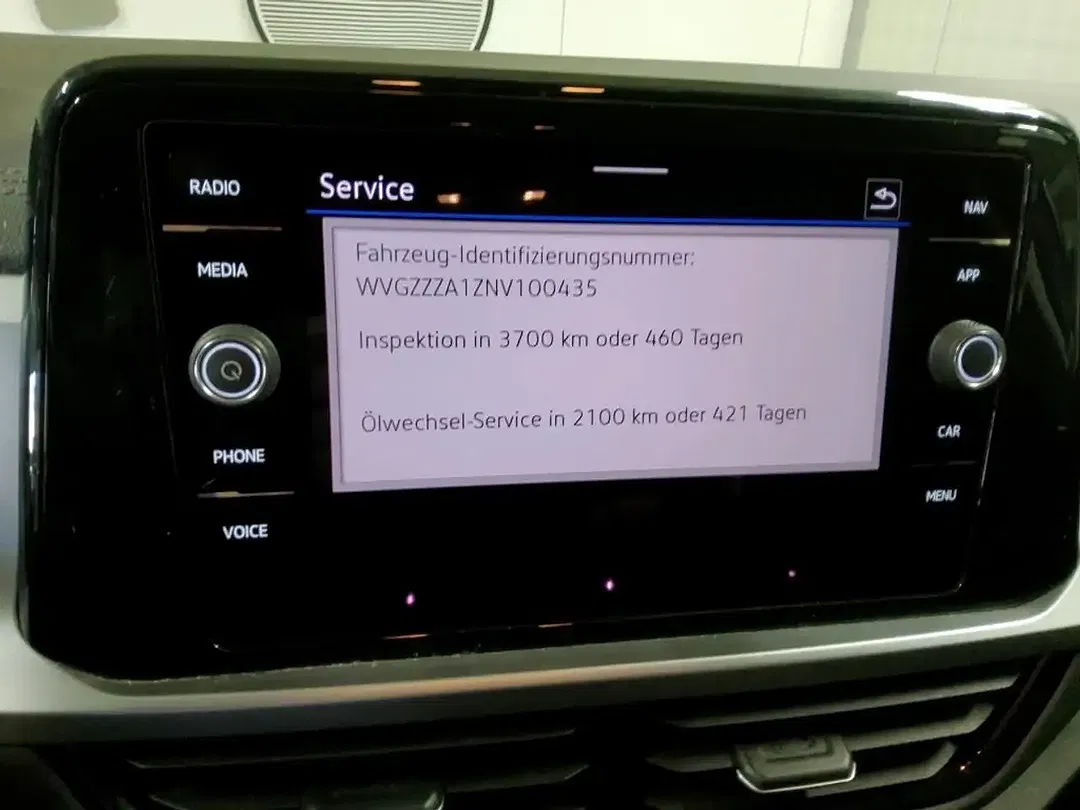 Volkswagen T-Roc - Thumbnail 5