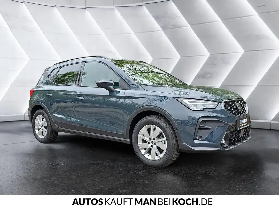 SEAT Arona - Thumbnail 4