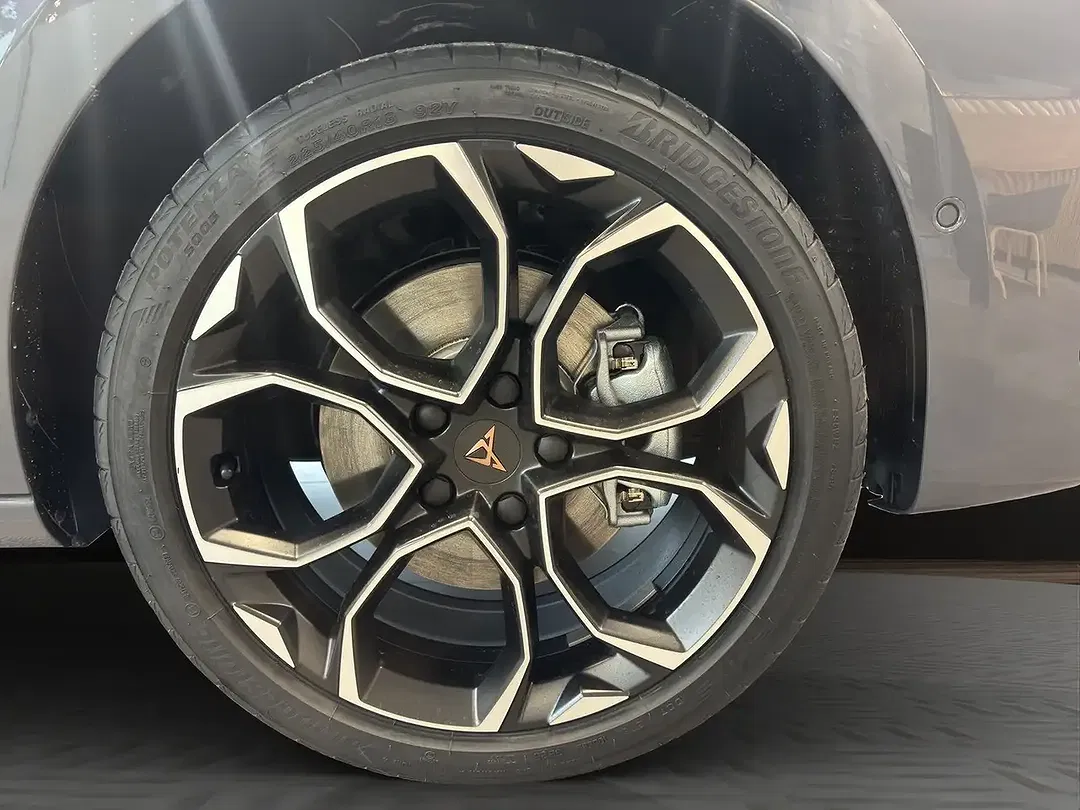 CUPRA Leon - Thumbnail 6