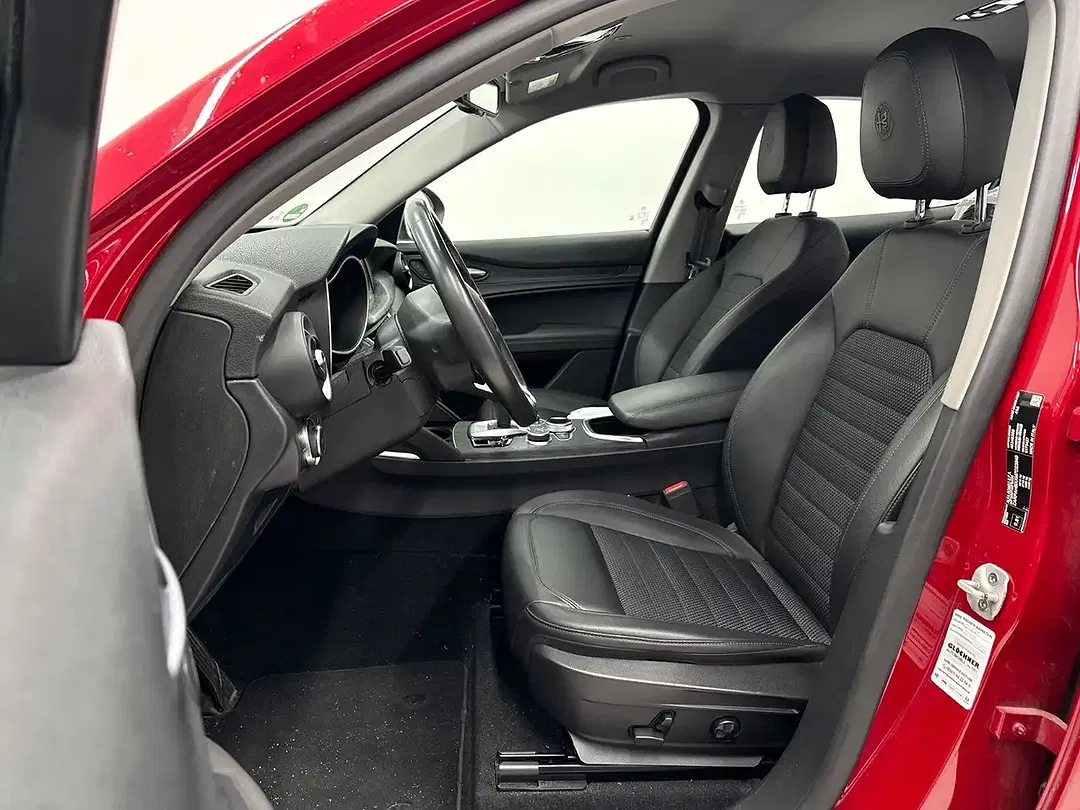 Alfa Romeo Stelvio - Thumbnail 4