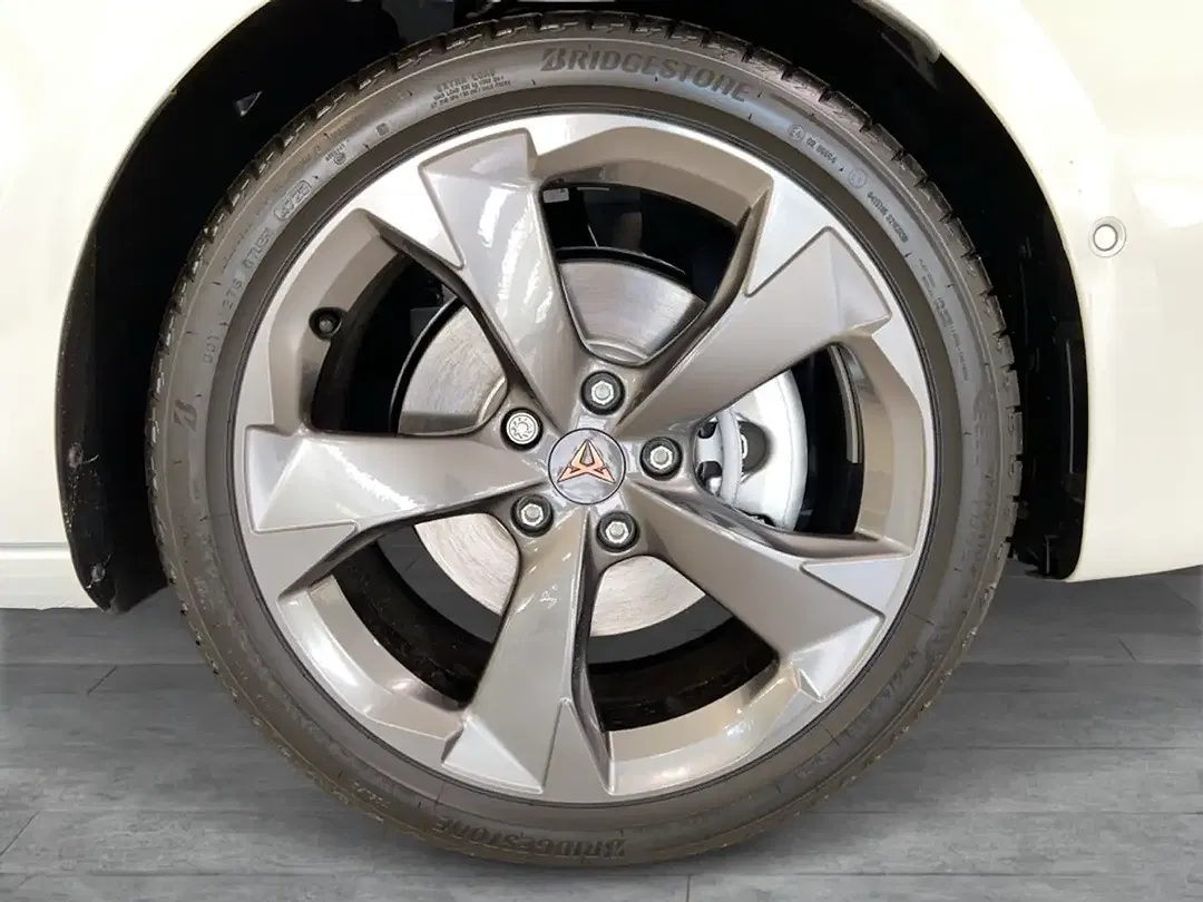 CUPRA Leon - Thumbnail 6