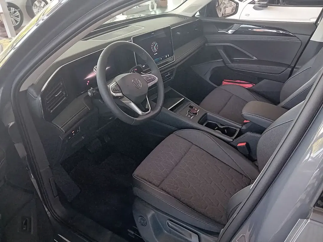 Volkswagen Tiguan - Thumbnail 4