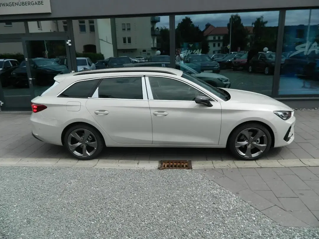 CUPRA Leon - Thumbnail 5