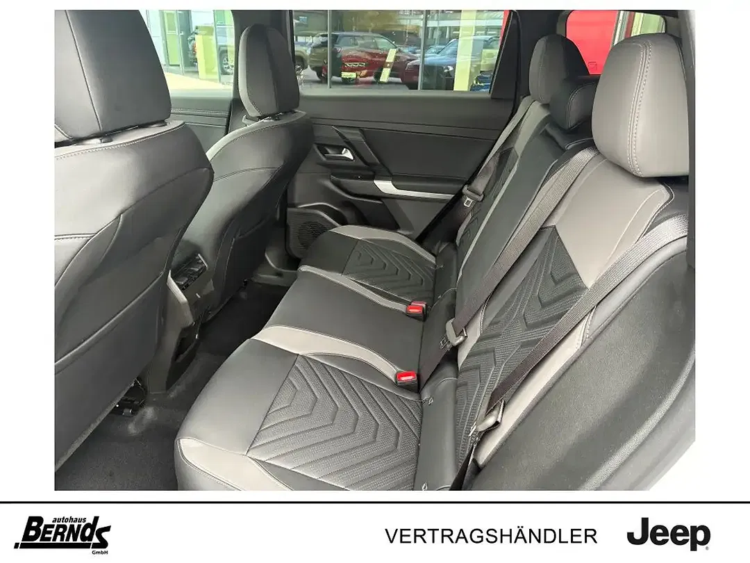 Jeep Compass - Thumbnail 8