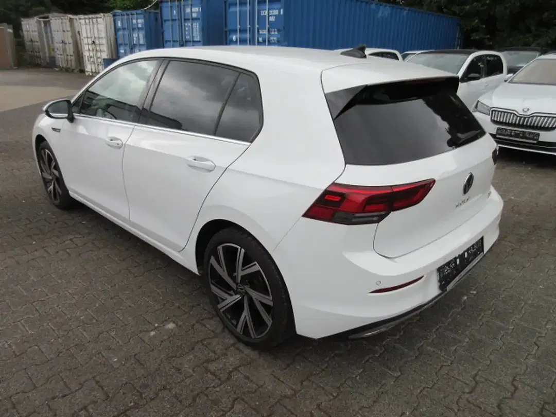 Volkswagen Golf - Thumbnail 2