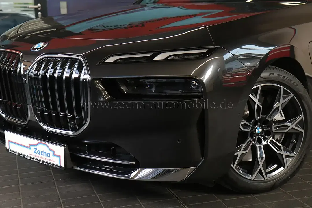 BMW 750 - foto 2