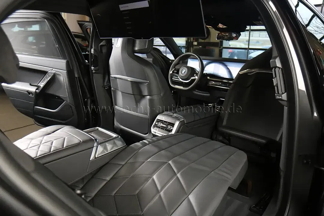 BMW 750 - Thumbnail 20