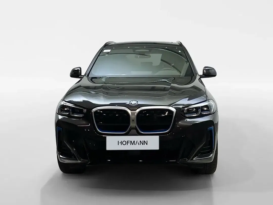 BMW iX3 - Thumbnail 2