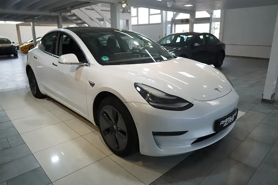 Tesla Model 3 AWD Long Range - foto 2