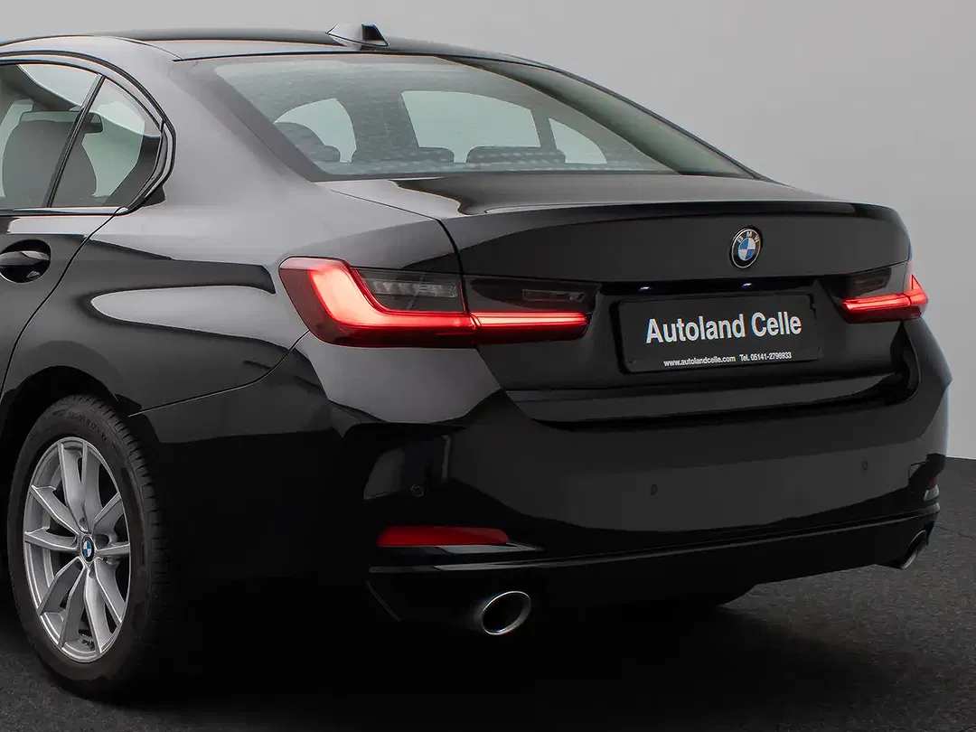 BMW 318 - Thumbnail 13