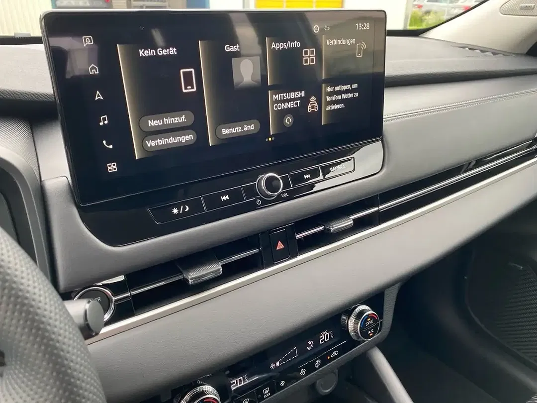 Mitsubishi Outlander - Thumbnail 25