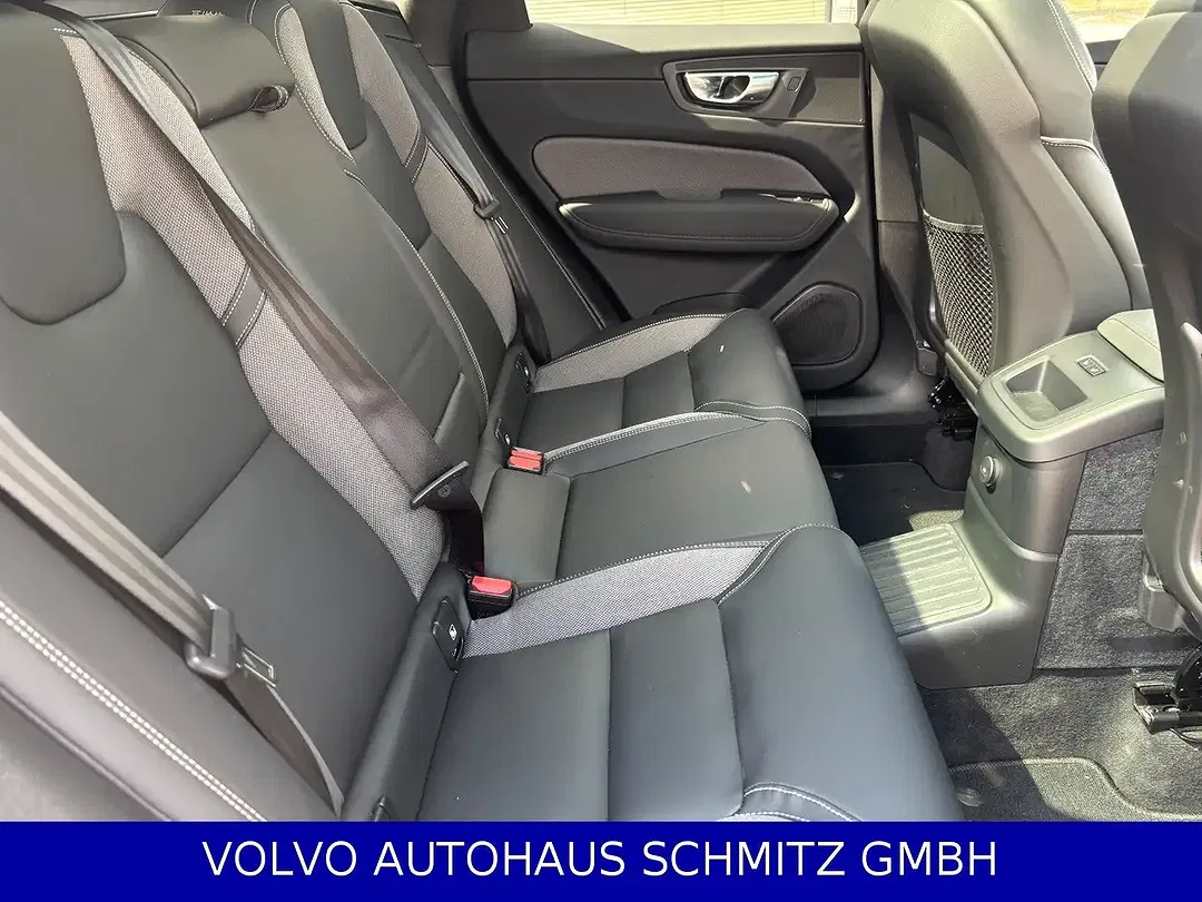 Volvo XC60 - Thumbnail 10