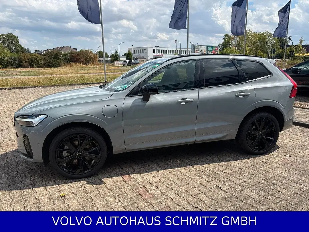 Volvo XC60 - Thumbnail 3
