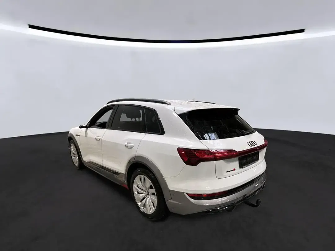 Audi e-tron - Thumbnail 6