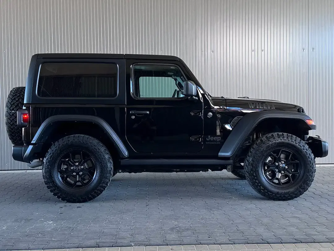 Jeep Wrangler - Thumbnail 11
