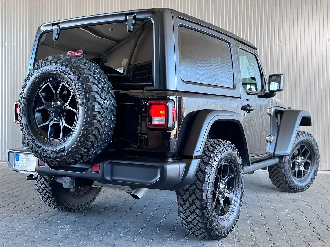 Jeep Wrangler - Thumbnail 12