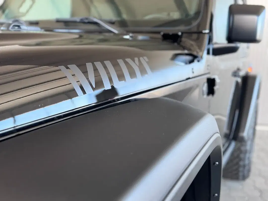 Jeep Wrangler - Thumbnail 4