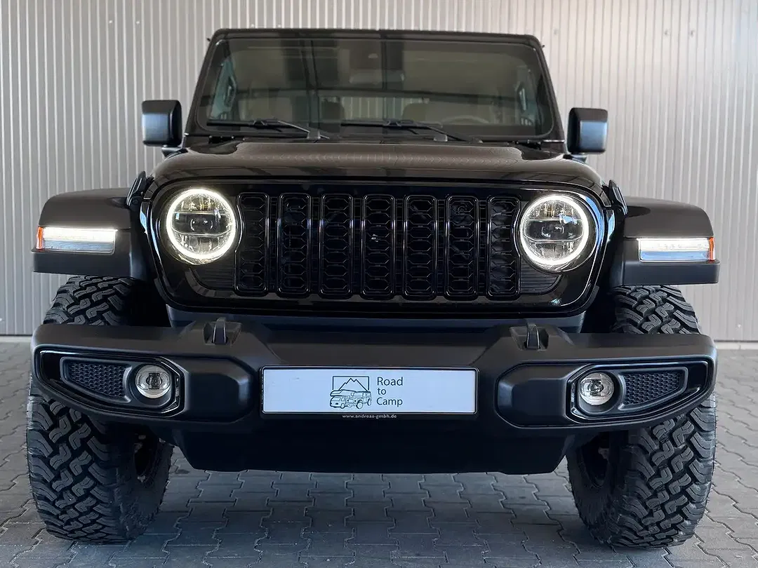 Jeep Wrangler - Thumbnail 8