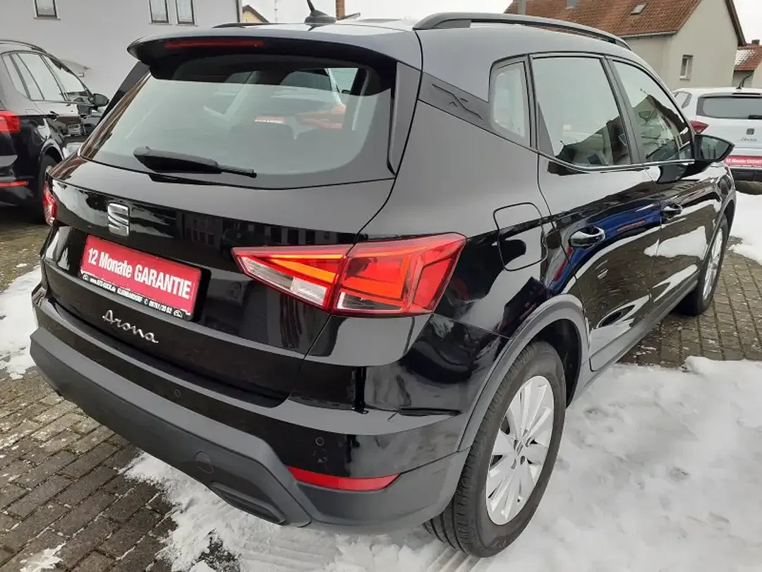SEAT Arona - Thumbnail 3