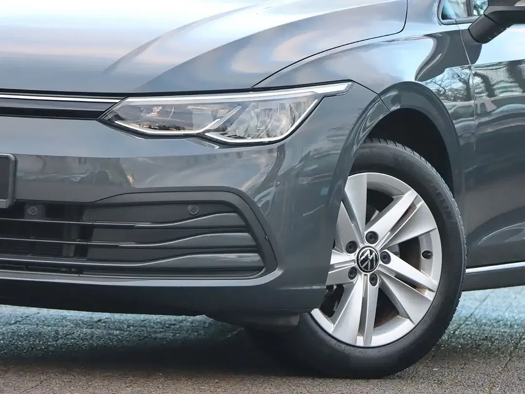 Volkswagen Golf - Thumbnail 3