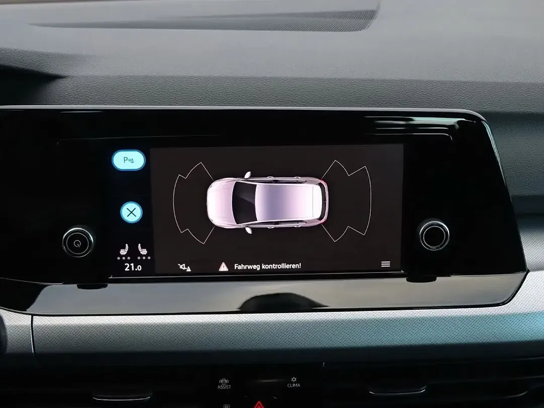 Volkswagen Golf - Thumbnail 9