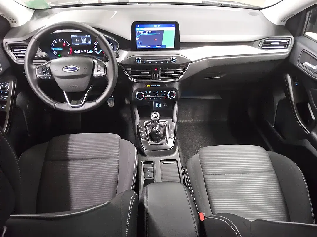 Ford Focus - Thumbnail 3