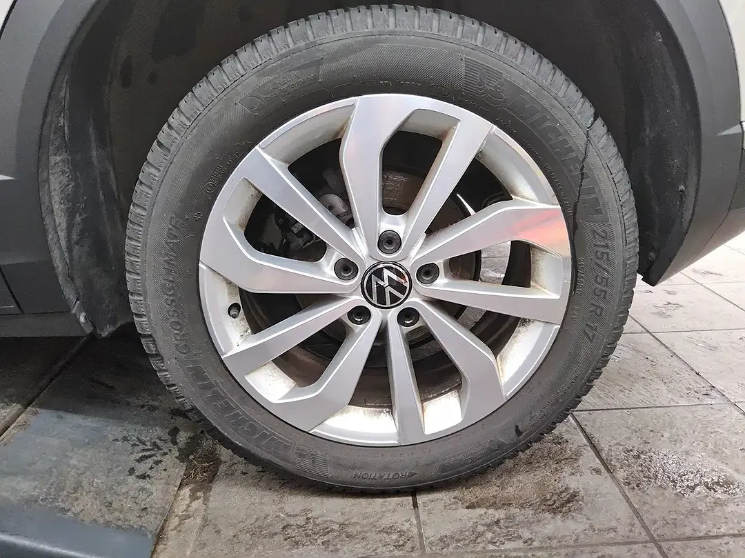 Volkswagen T-Roc - Thumbnail 6