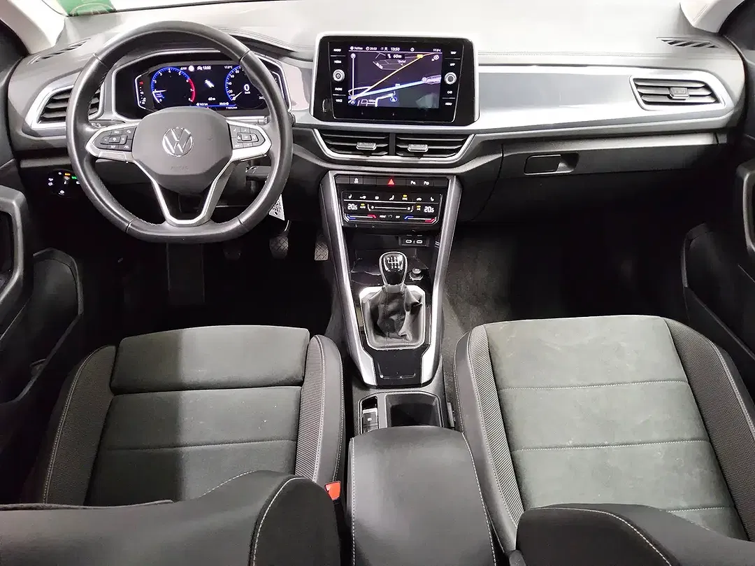 Volkswagen T-Roc - Thumbnail 3