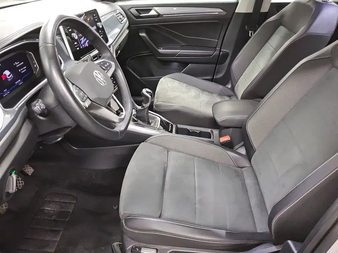 Volkswagen T-Roc - Thumbnail 5