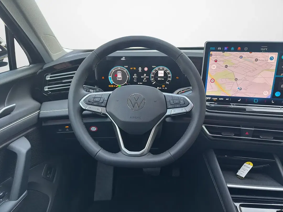 Volkswagen Tiguan - Thumbnail 9