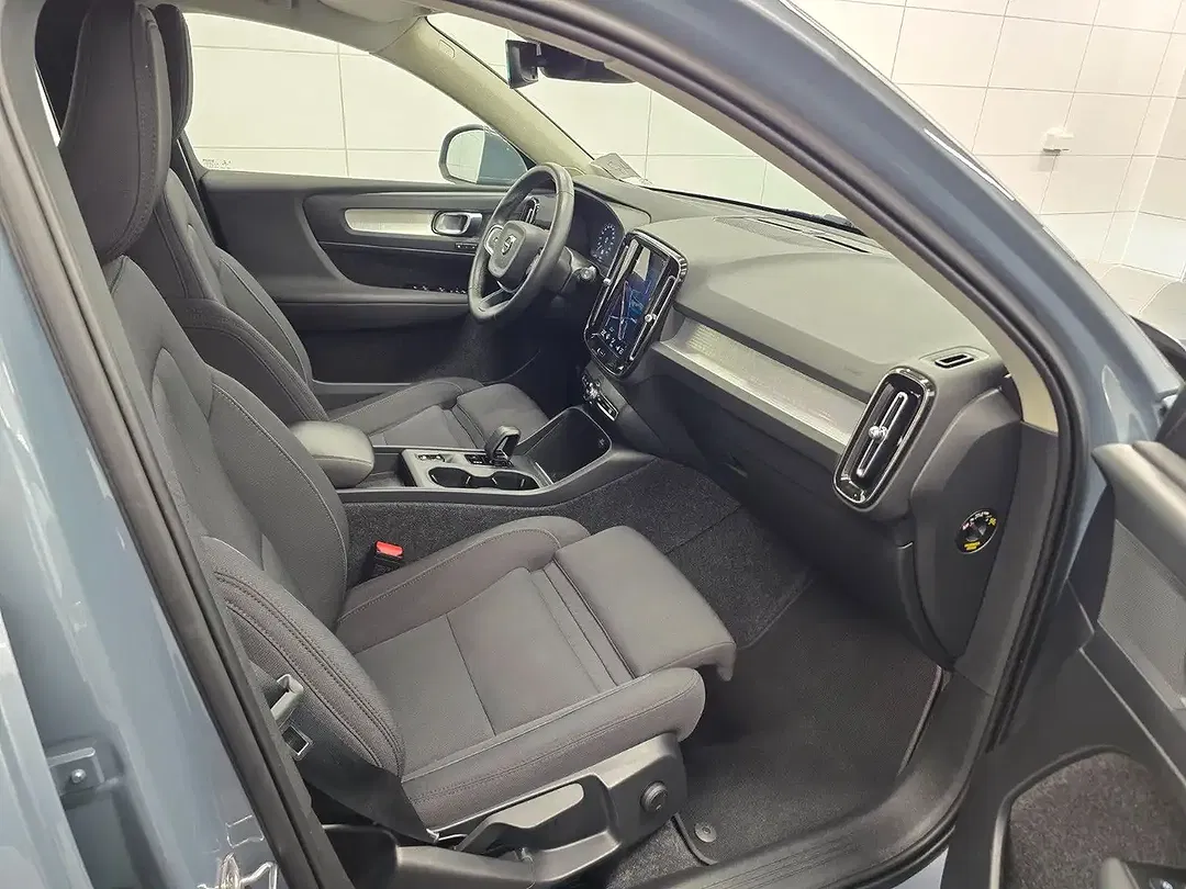 Volvo XC40 - Thumbnail 11
