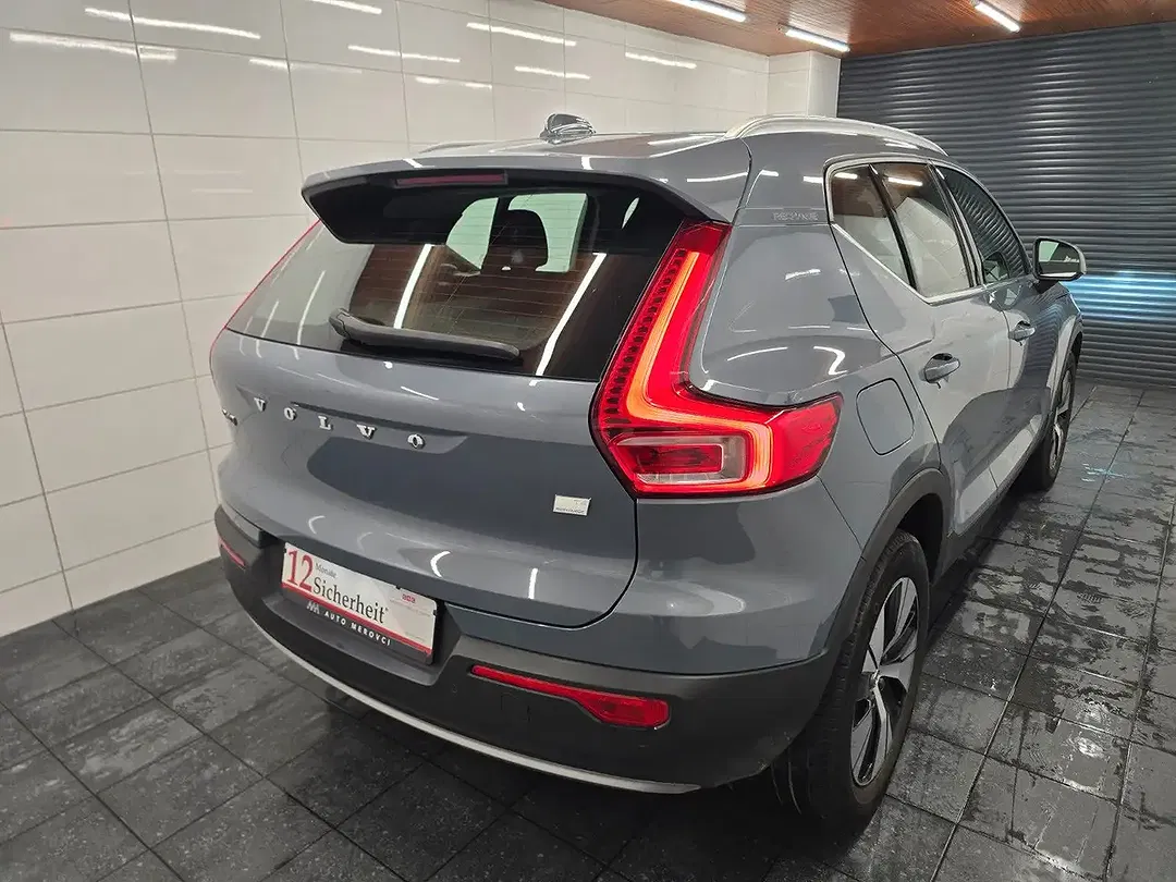 Volvo XC40 - Thumbnail 3