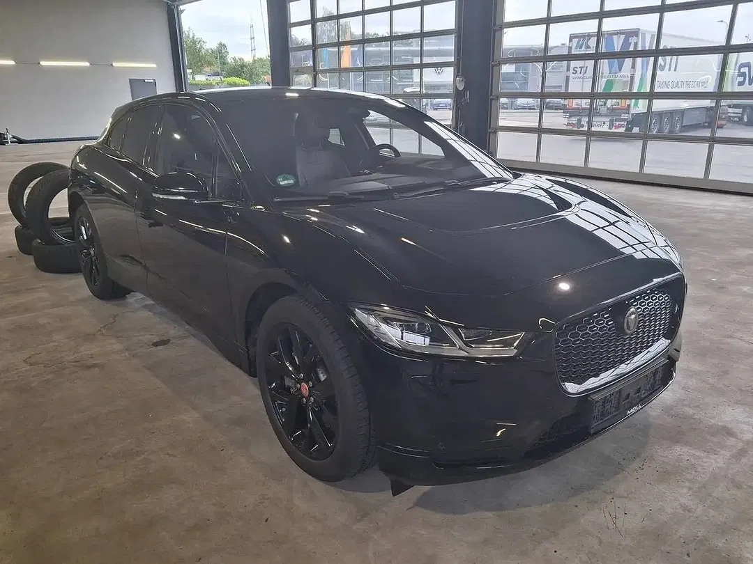 Jaguar I-Pace - Thumbnail 3